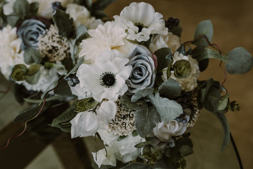 Winter bridal bouquet at Moon Palace Nizuc Wedding by Caro Navarro Photography