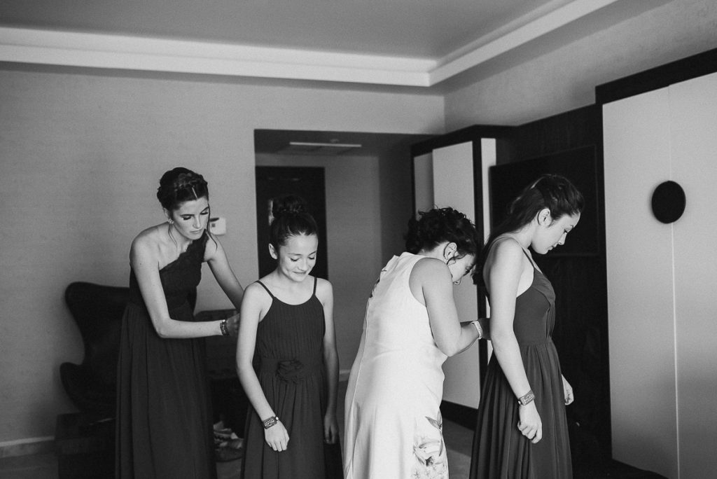 Bridesmaids getting ready for a Moon Palace Nizuc Cancun Wedding by Caro Navarro Photography