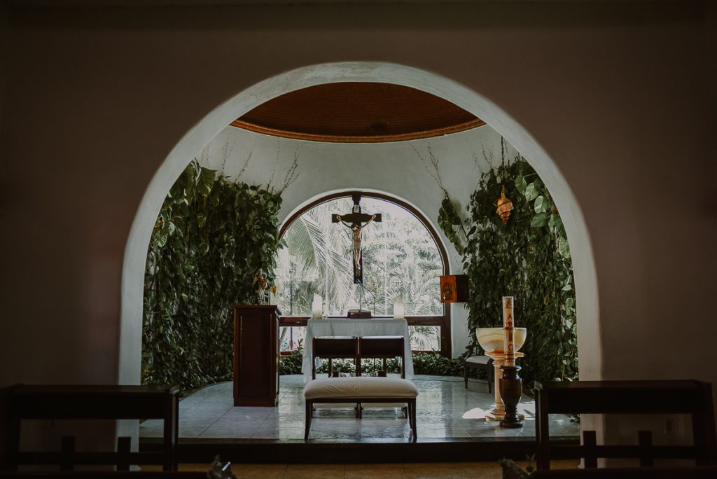 Nuestra Señor del Carmen wedding chapel in Playa del Carmen. Caro Navarro Photography