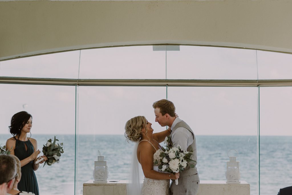 Husband and wife at Moon Palace Nizuc Cancun Wedding by Caro Navarro Photography