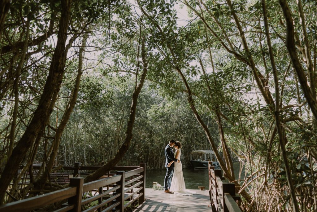 Bride and groom portraits at Banyan Tree Mayakoba, Mexico. Caro Navarro Wedding Photography