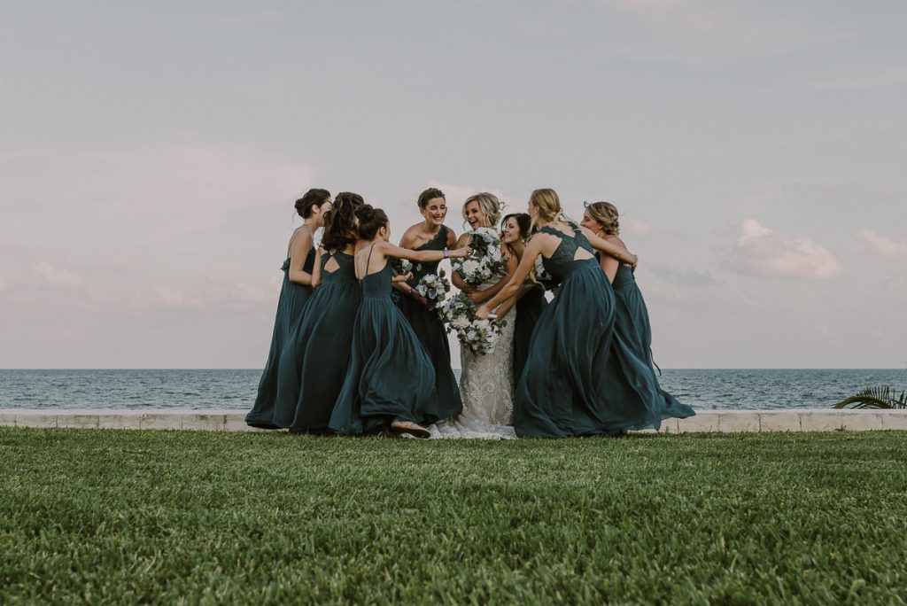 Bridal party photos at Moon Palace Nizuc Wedding by Caro Navarro Photography