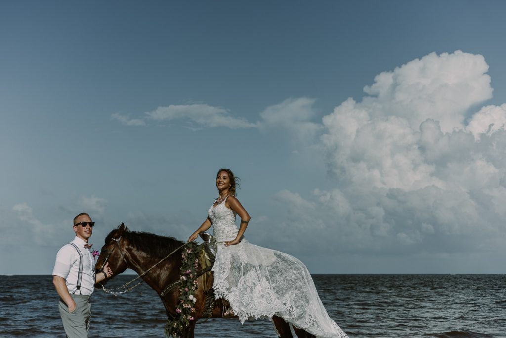 Horse wedding at Now Sapphire, Mexico. Caro Navarro Riviera Maya Wedding Photography