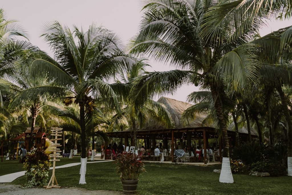 Private garden wedding venue in Playa del Carmen, Mexico. Caro Navarro Photography