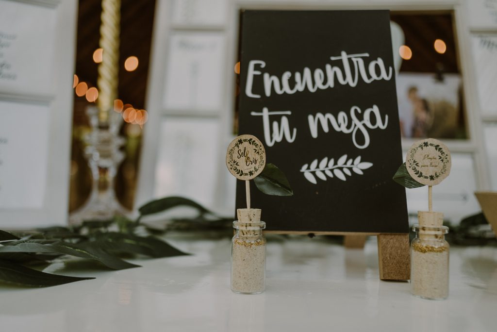 Eco-Friendly table cards at Playa del Carmen Green Wedding in Mexico. Caro Navarro Photography