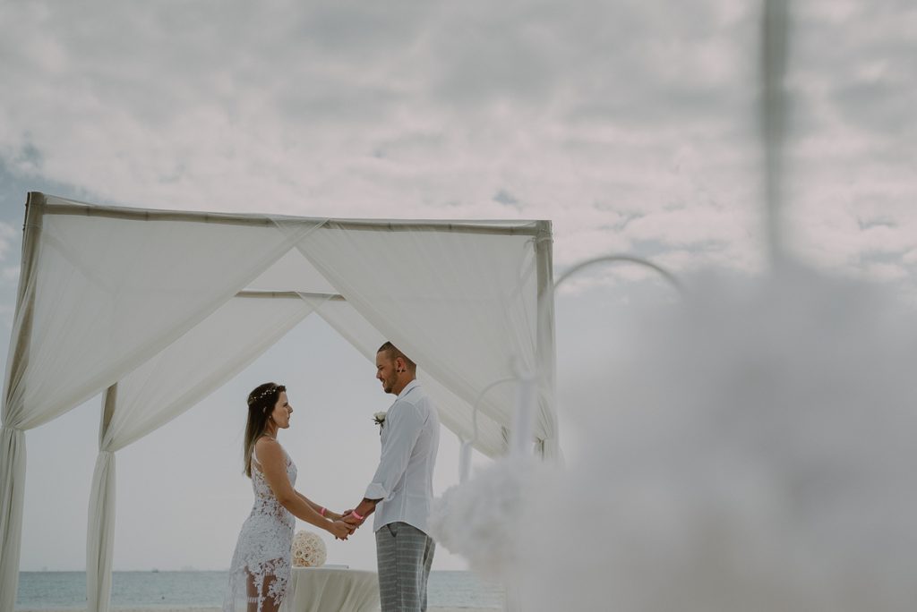 Royal Hideaway Playacar beach elopement in Mexico by Caro Navarro Photography
