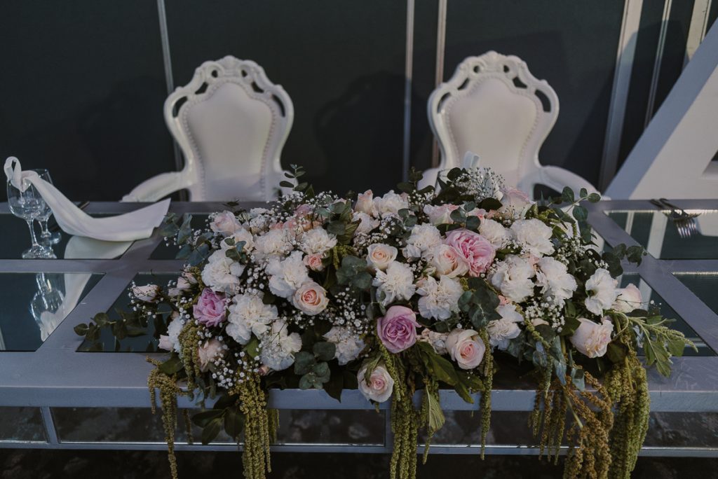 Sweethearts table decor at Hard Rock Riviera Maya wedding reception, Mexico. Caro Navarro Wedding Photography