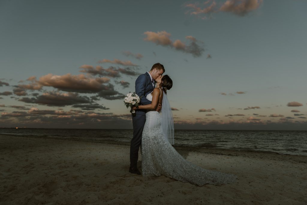 Bride and groom sunset portraits at Royalton Riviera Cancun, Mexico. Caro Navarro Photography