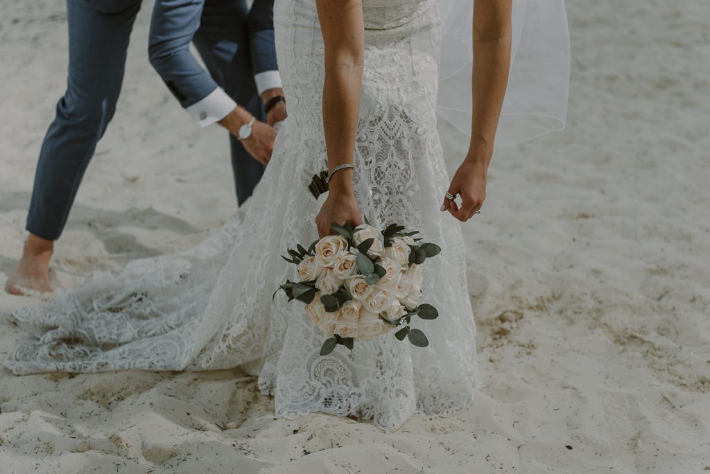 Bride and groom sunset portraits at Royalton Riviera Cancun, Mexico. Caro Navarro Photography