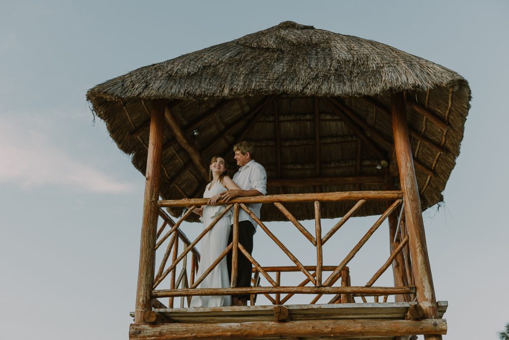 Beach trash the dress session at INTERCONTINENTAL PRESIDENTE COZUMEL RESORT SPA by Caro Navarro Photography