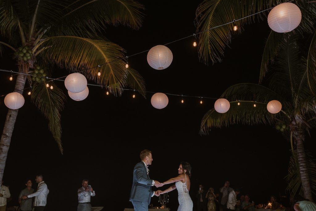 Bride and groom first dance. Royalton Riviera Cancun beach wedding reception. Caro Navarro Photography