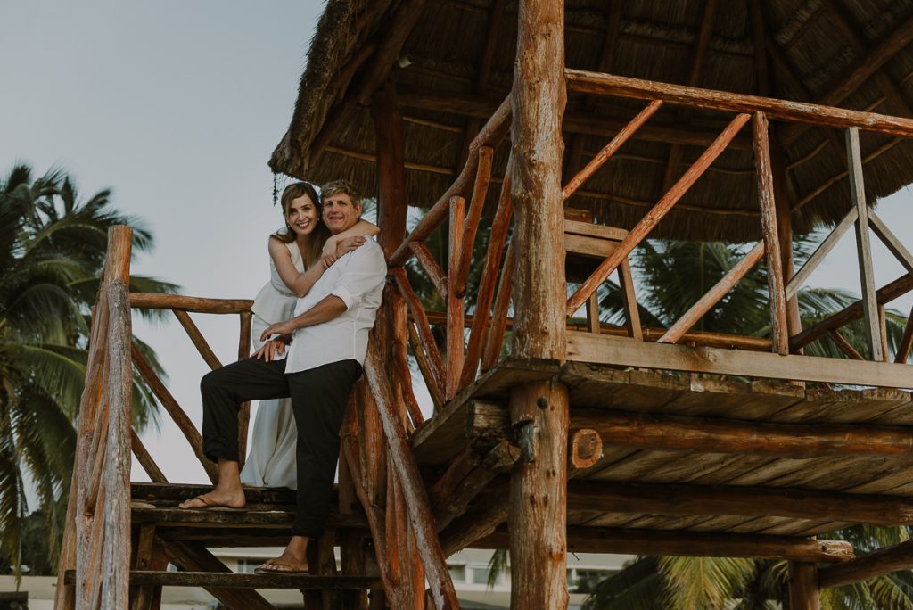 Beach trash the dress session at INTERCONTINENTAL PRESIDENTE COZUMEL RESORT SPA by Caro Navarro Photography
