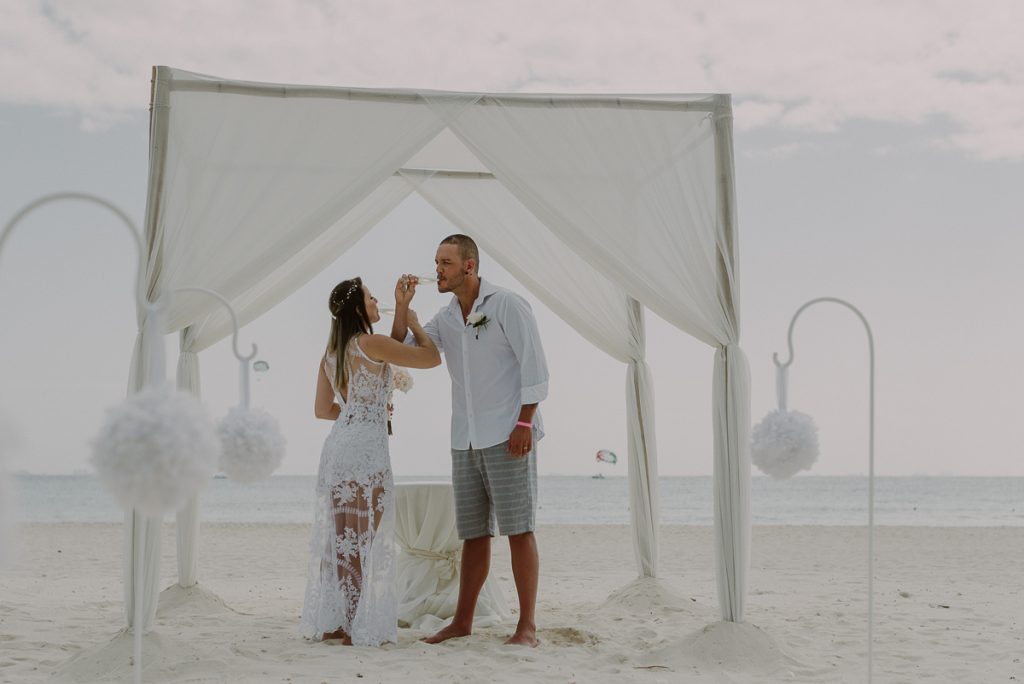 Royal Hideaway Playacar beach elopement in Mexico by Caro Navarro Photography