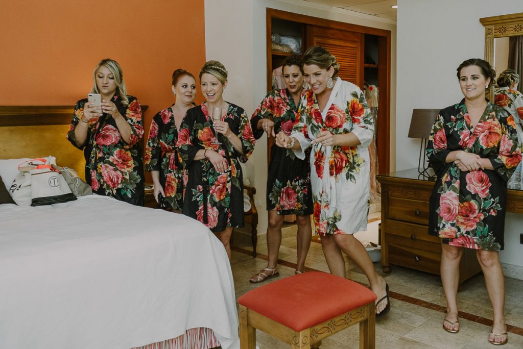 Bride and bridesmaids at Grand Palladium Riviera Maya LGBT Wedding in Mexico. Caro Navarro Photography