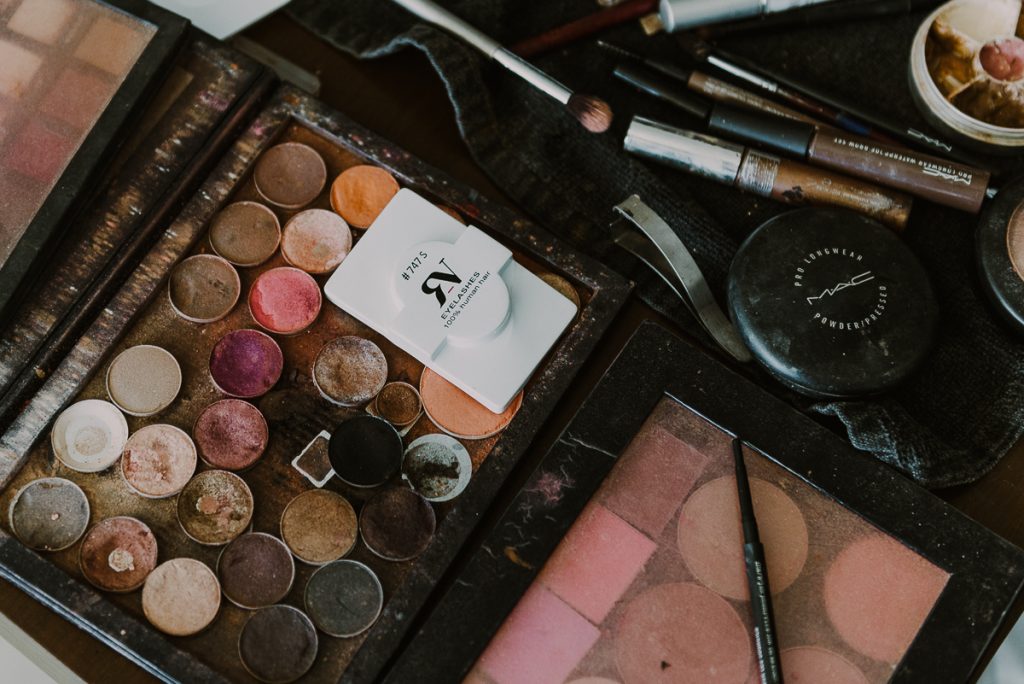 Wedding makeup palette at Royalton Riviera Cancun, Mexico. Caro Navarro Photography