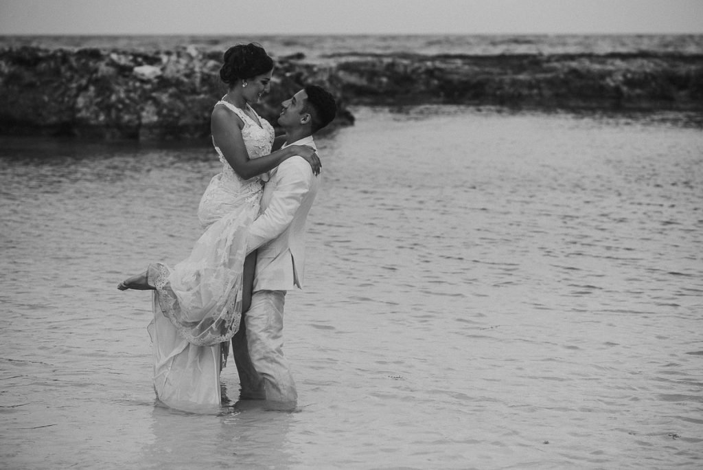 Hard Rock Riviera Maya beach trash the Dress Session in Mexico by Caro Navarro Photography
