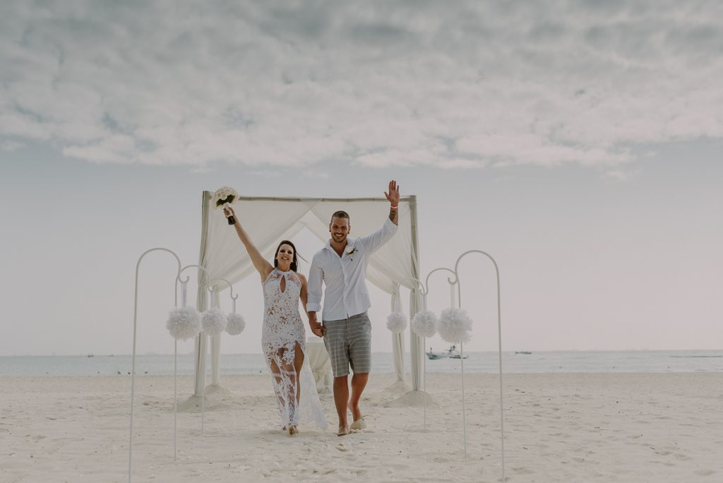 Royal Hideaway Playacar beach elopement in Mexico by Caro Navarro Photography