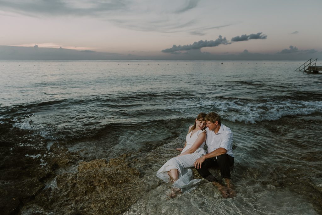 Beach trash the dress session at INTERCONTINENTAL PRESIDENTE COZUMEL RESORT SPA by Caro Navarro Photography