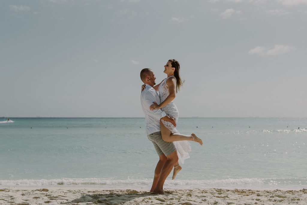 Royal Hideaway Playacar beach elopement in Mexico by Caro Navarro Photography