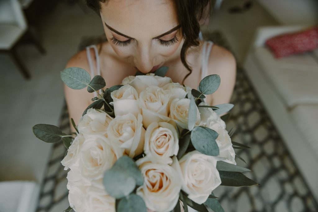 Bride and bouquet photo ideas at Royalton Riviera Cancun Wedding. Caro Navarro Photography