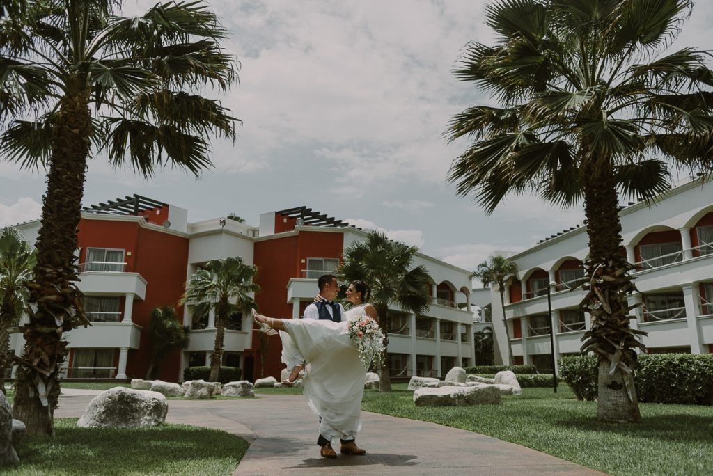 Glam Hard Rock Riviera Maya Destination Wedding in Mexico. Caro Navarro Photography