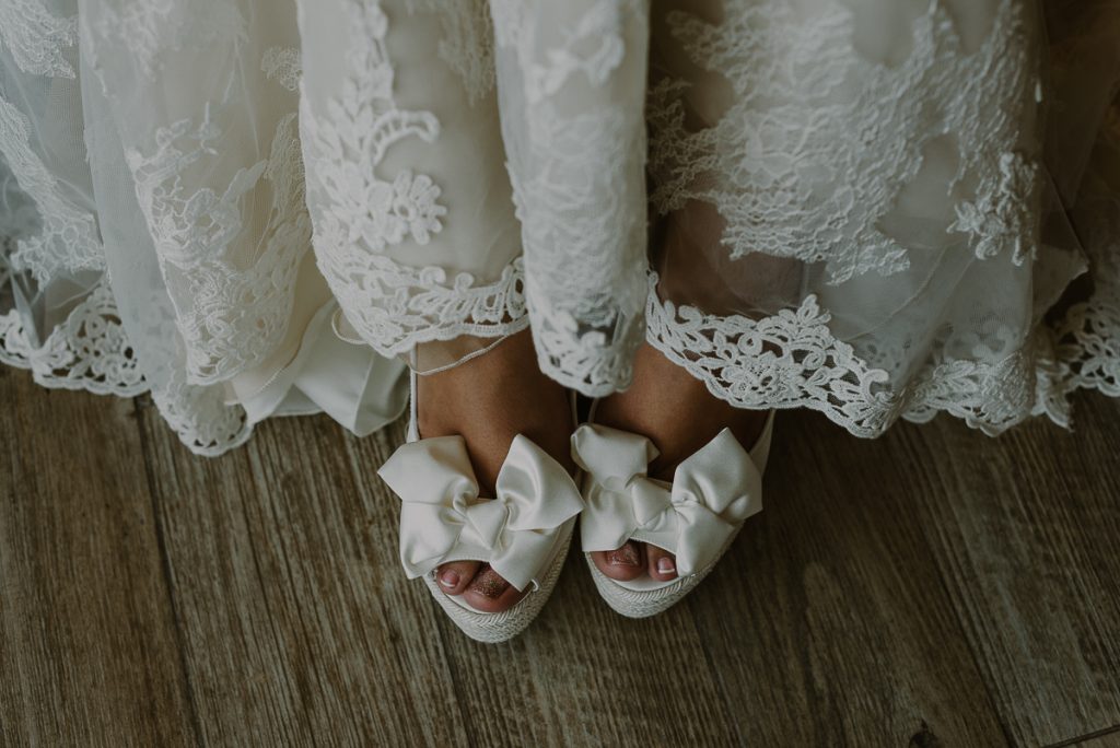Wedding shoes with bow. Glam Hard Rock Riviera Maya Destination Wedding by Caro Navarro Photography