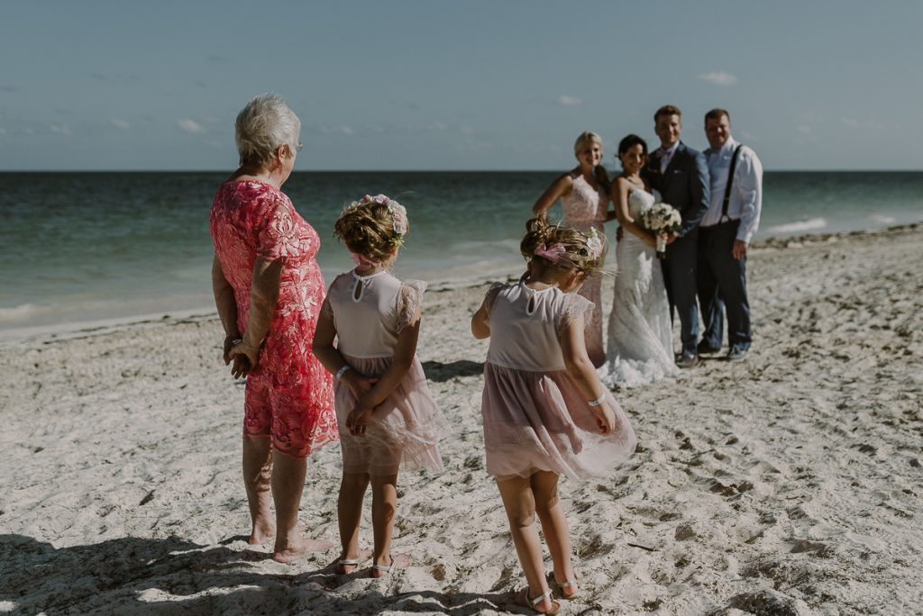 Wedding photos at Royalton Riviera Cancun, Mexico. Caro Navarro Photography